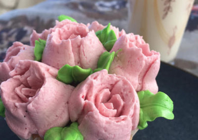 Cupcake avec glaçage en forme de rose